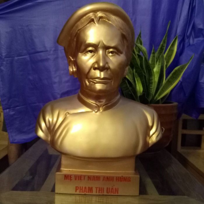 nhận đúc tượng đồng